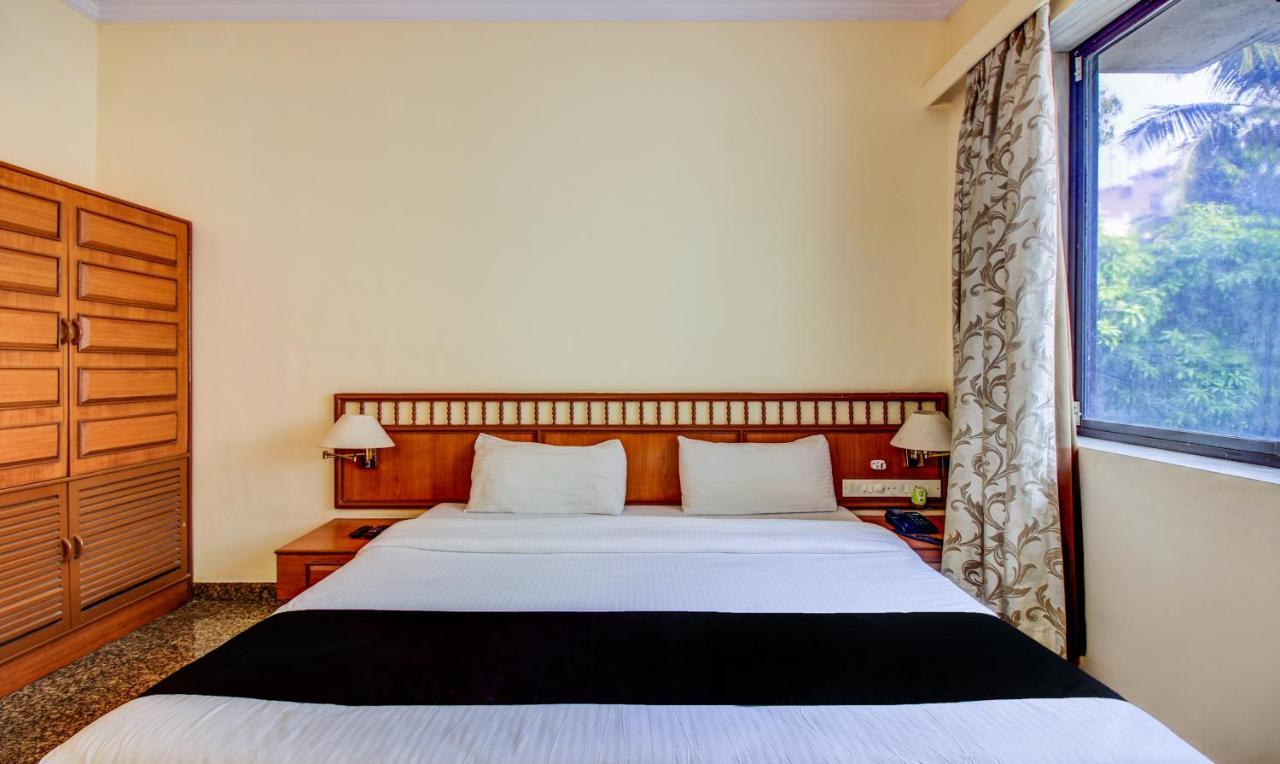 Hotel Kadamb Residency Мумбай Екстериор снимка