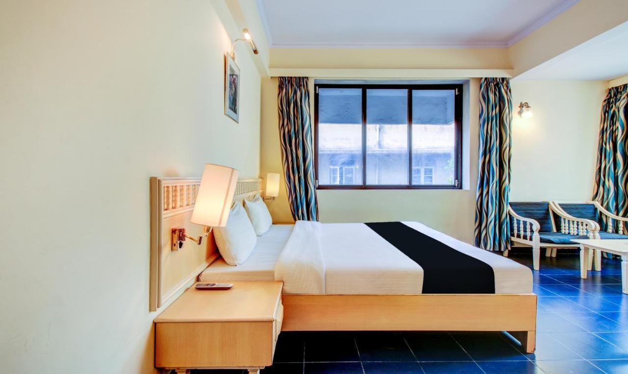 Hotel Kadamb Residency Мумбай Екстериор снимка