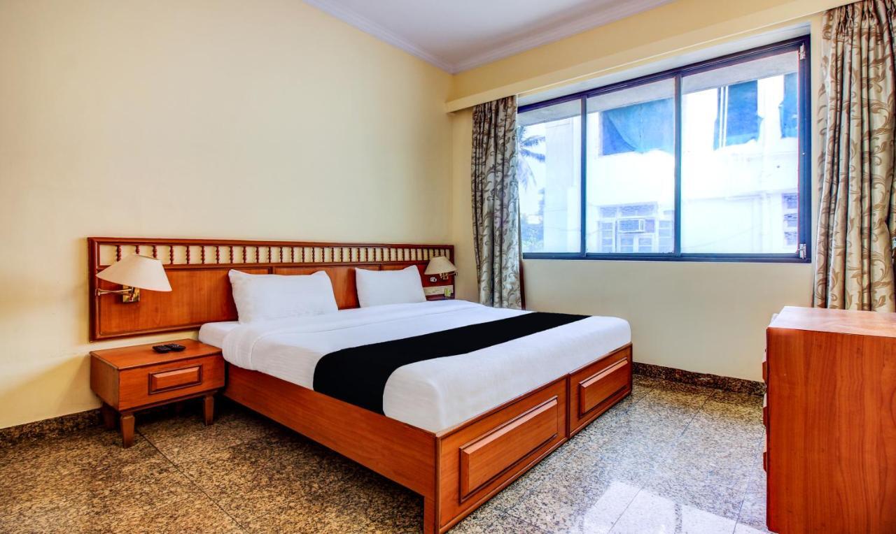 Hotel Kadamb Residency Мумбай Екстериор снимка