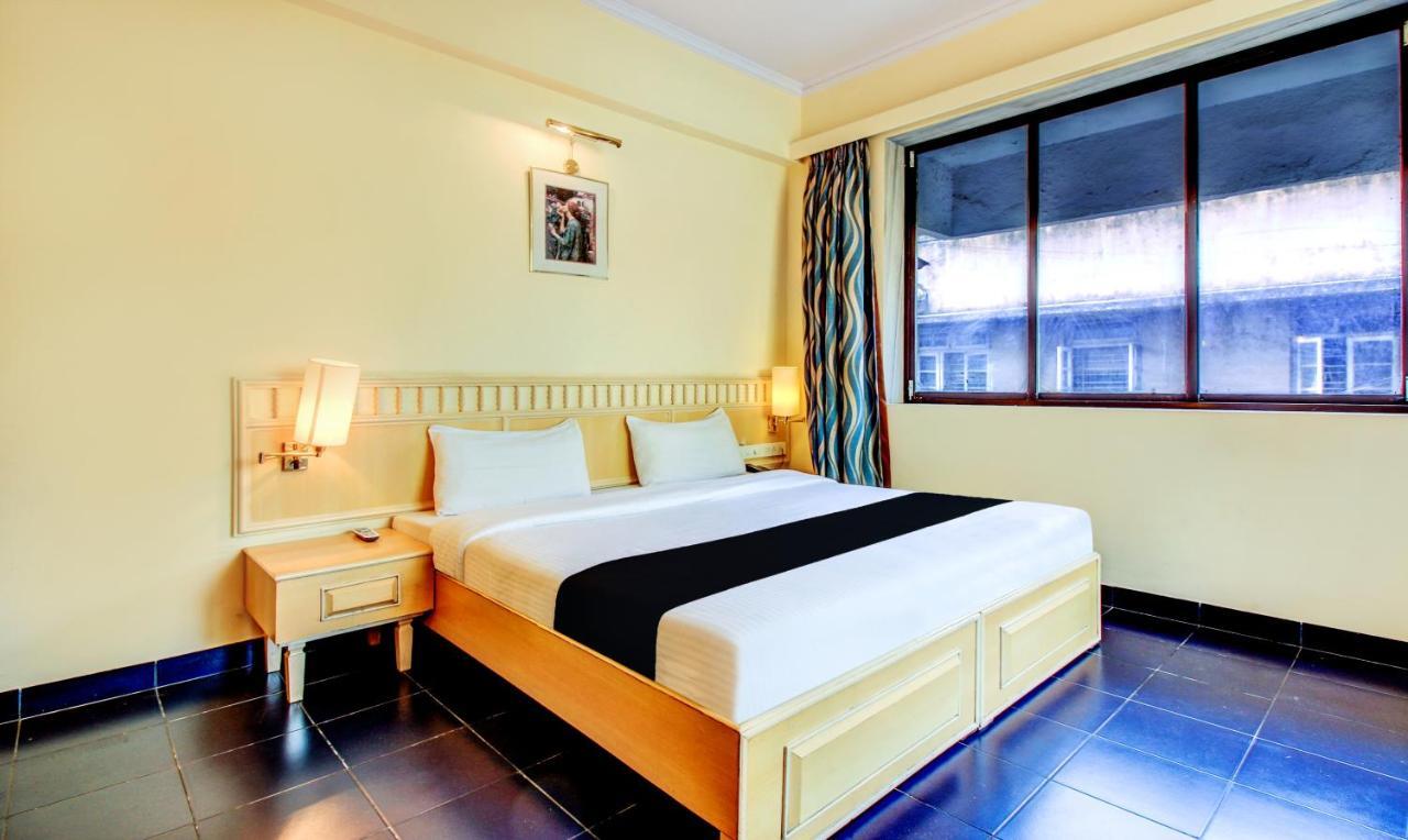 Hotel Kadamb Residency Мумбай Екстериор снимка