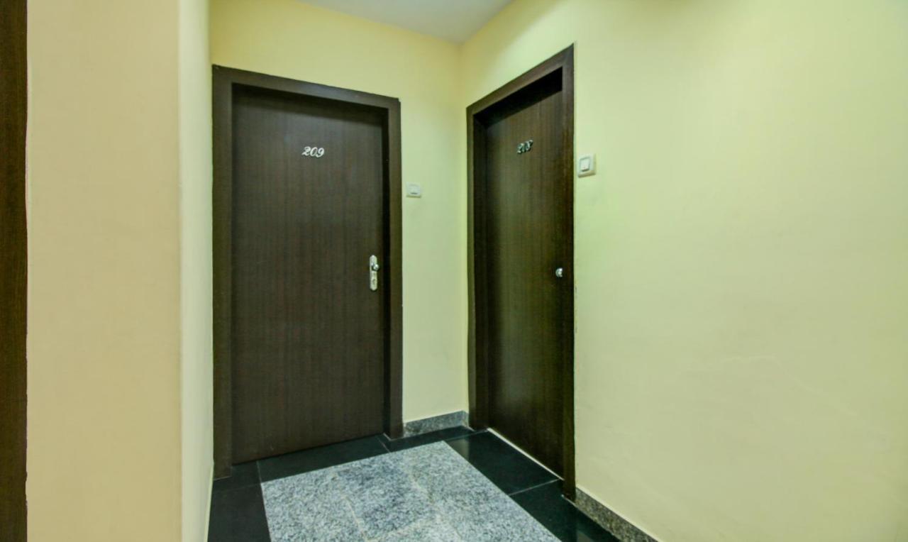 Hotel Kadamb Residency Мумбай Екстериор снимка